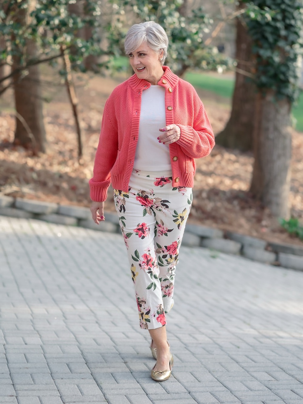 Chico's Brigitte Slim Leg Floral Pull-On Pants – White – Size 8 (Chico's 1R)